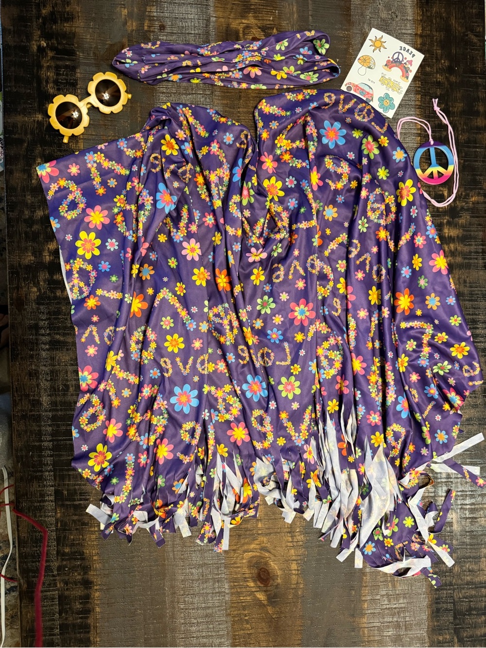 Hicarer 70s Hippie Costume Set Women Fringe Poncho Headband Peace Sign Necklace